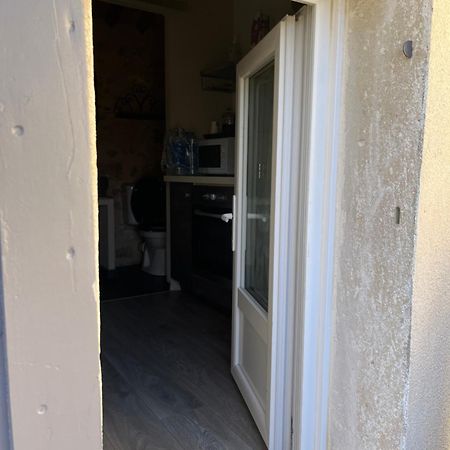 Petit Studio Le Pigeonnier A 5 Mn De Lourmarin Puyvert Exterior foto